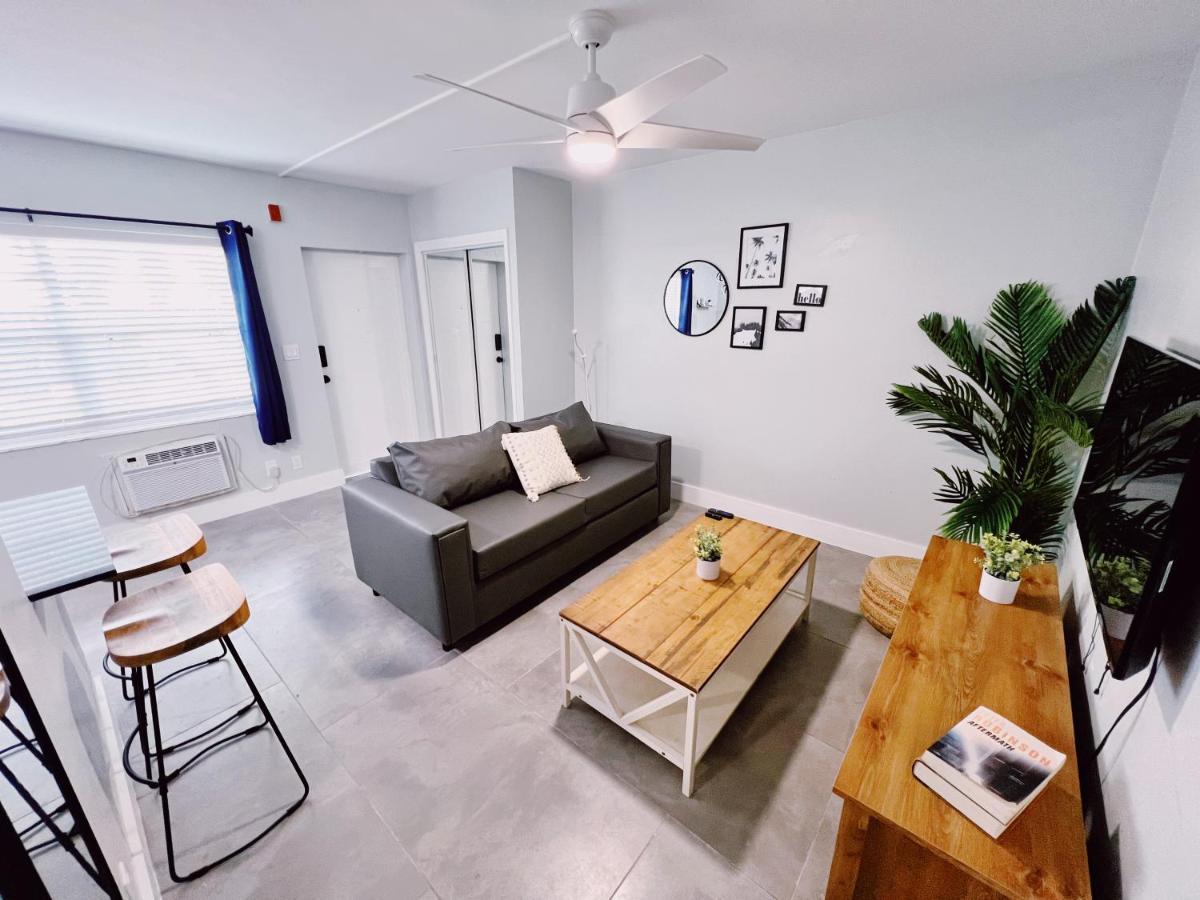 By Lowkl Apartment *